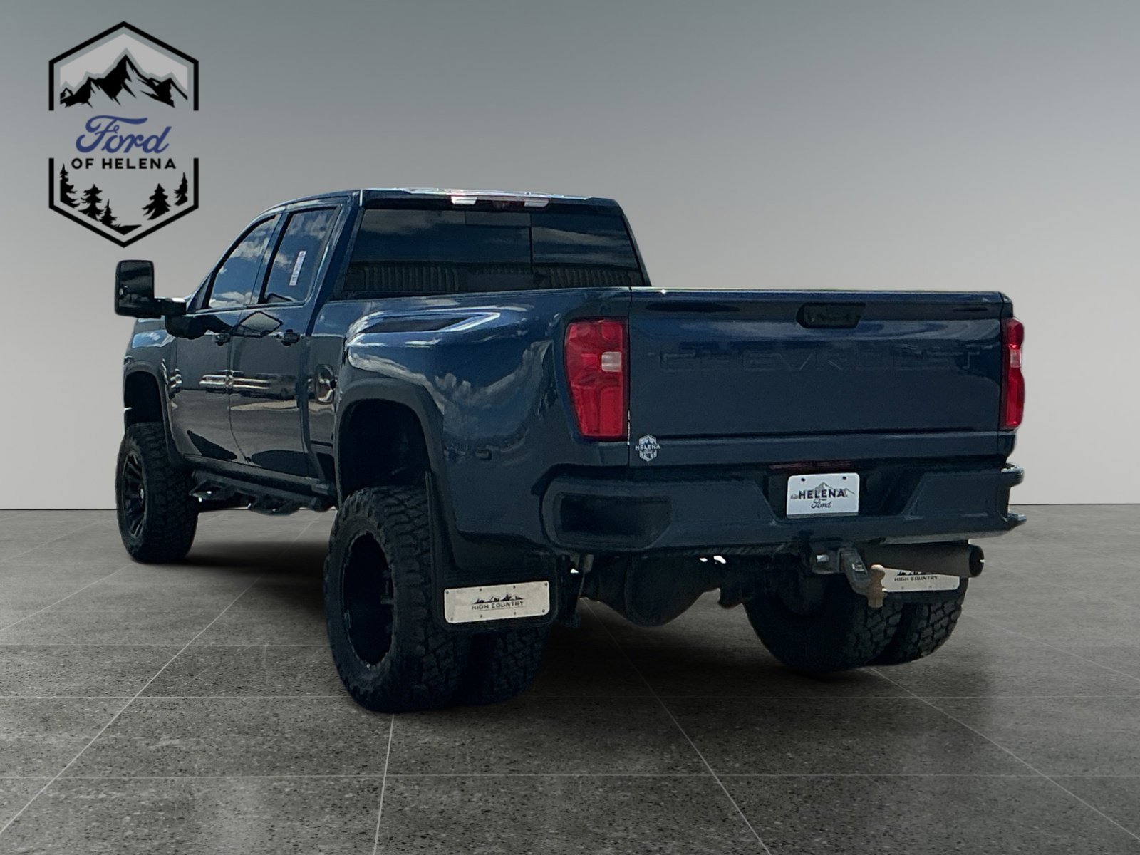Used 2021 Blue Chevrolet High Country image 3