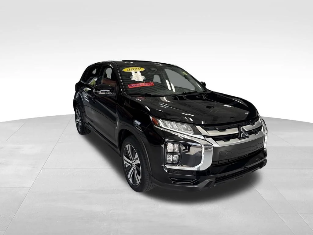 Used 2022 Black Mitsubishi 2.0 SE image 7