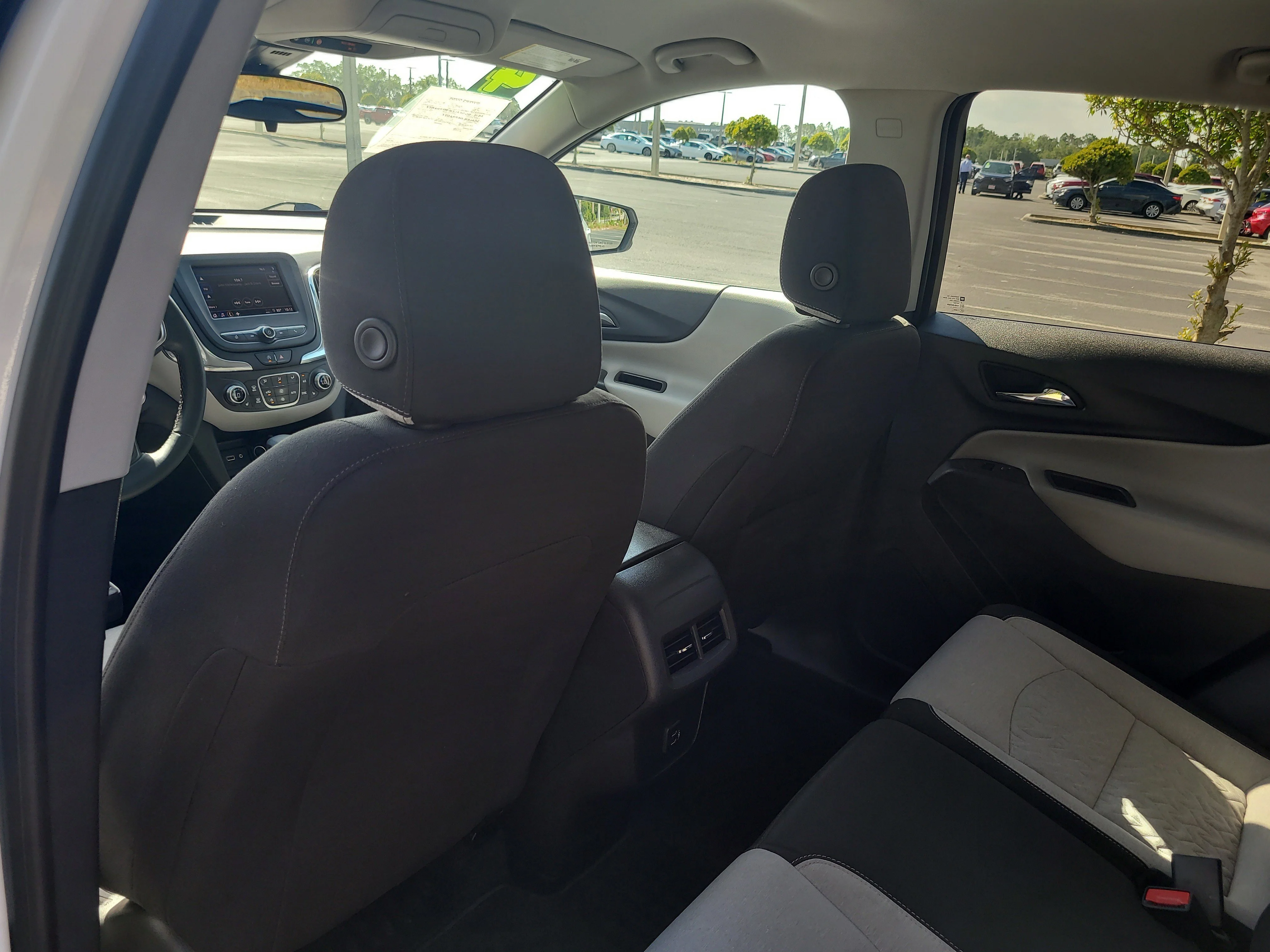 Used 2024 Summit White Chevrolet LT image 12