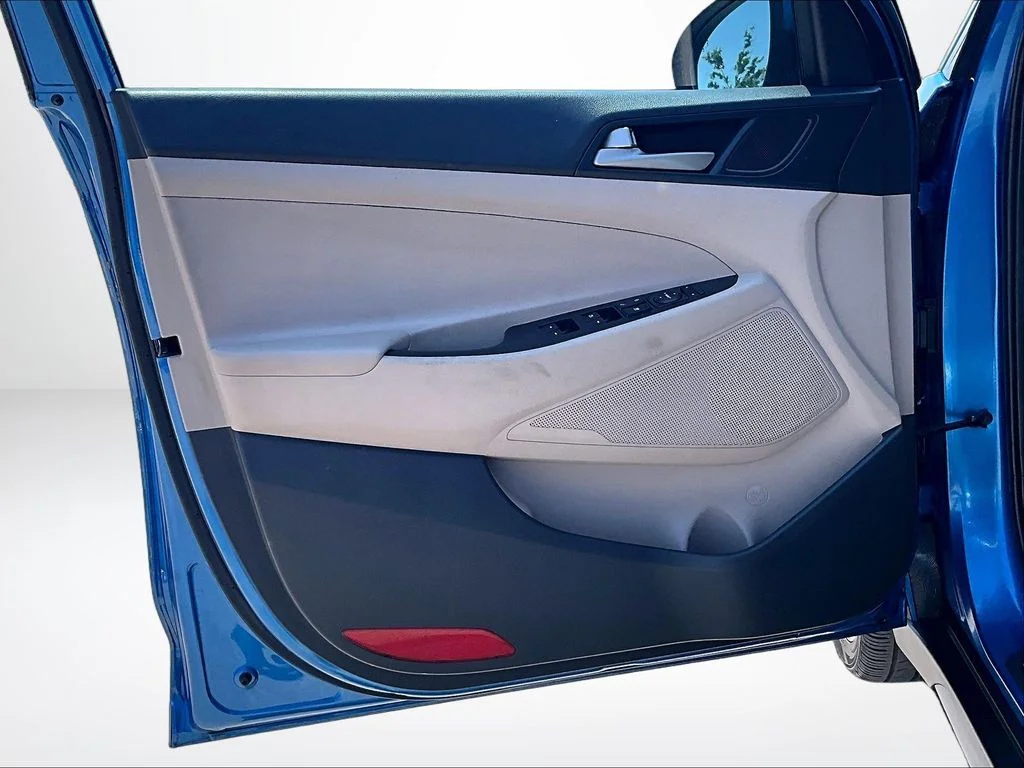Used 2018 Blue Hyundai Value image 24