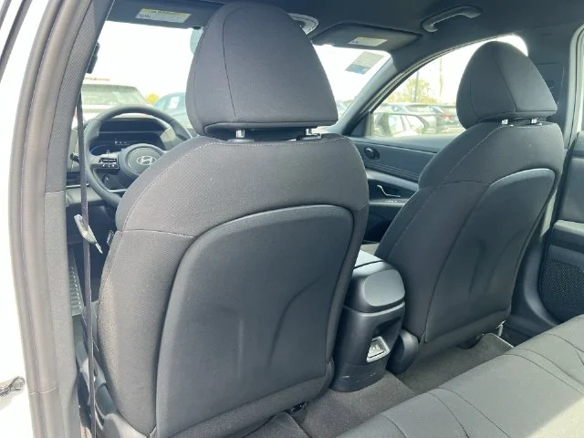Used 2026 White Hyundai SEL Sport image 25
