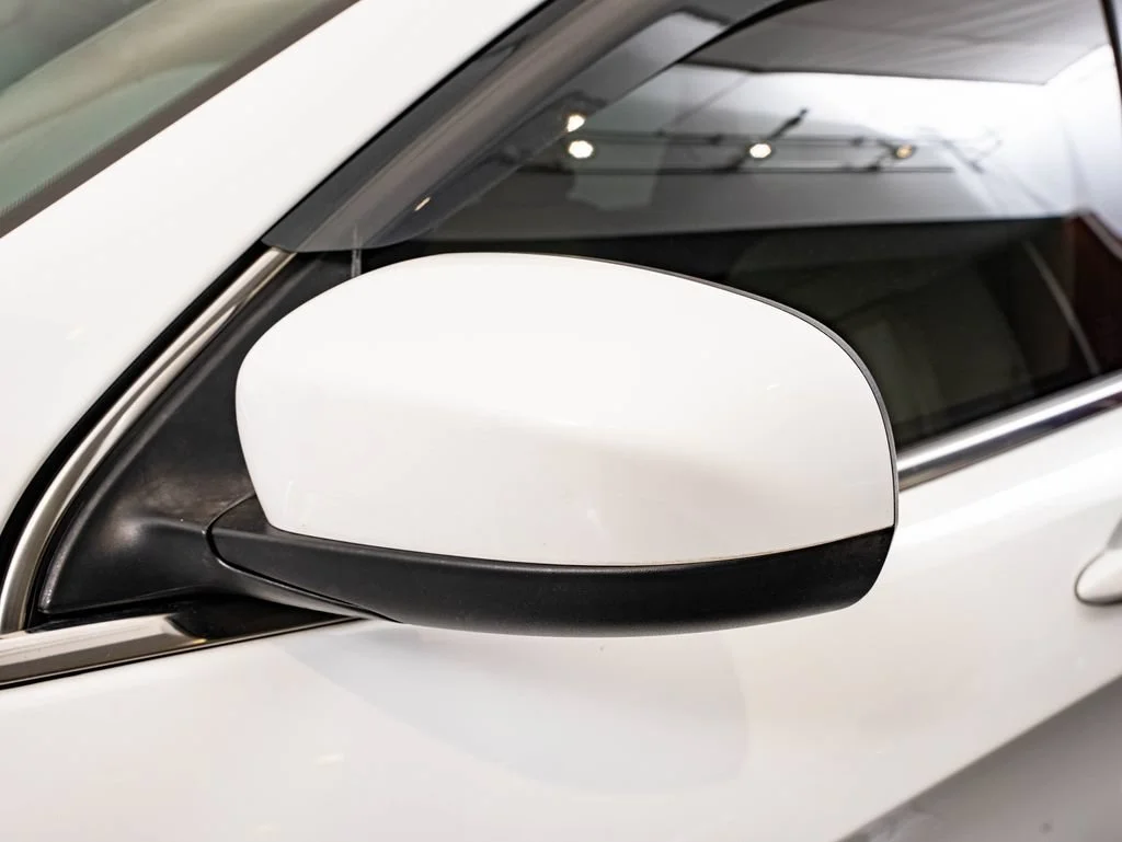 Used 2019 Bright White Clear Coat Jeep Latitude image 15
