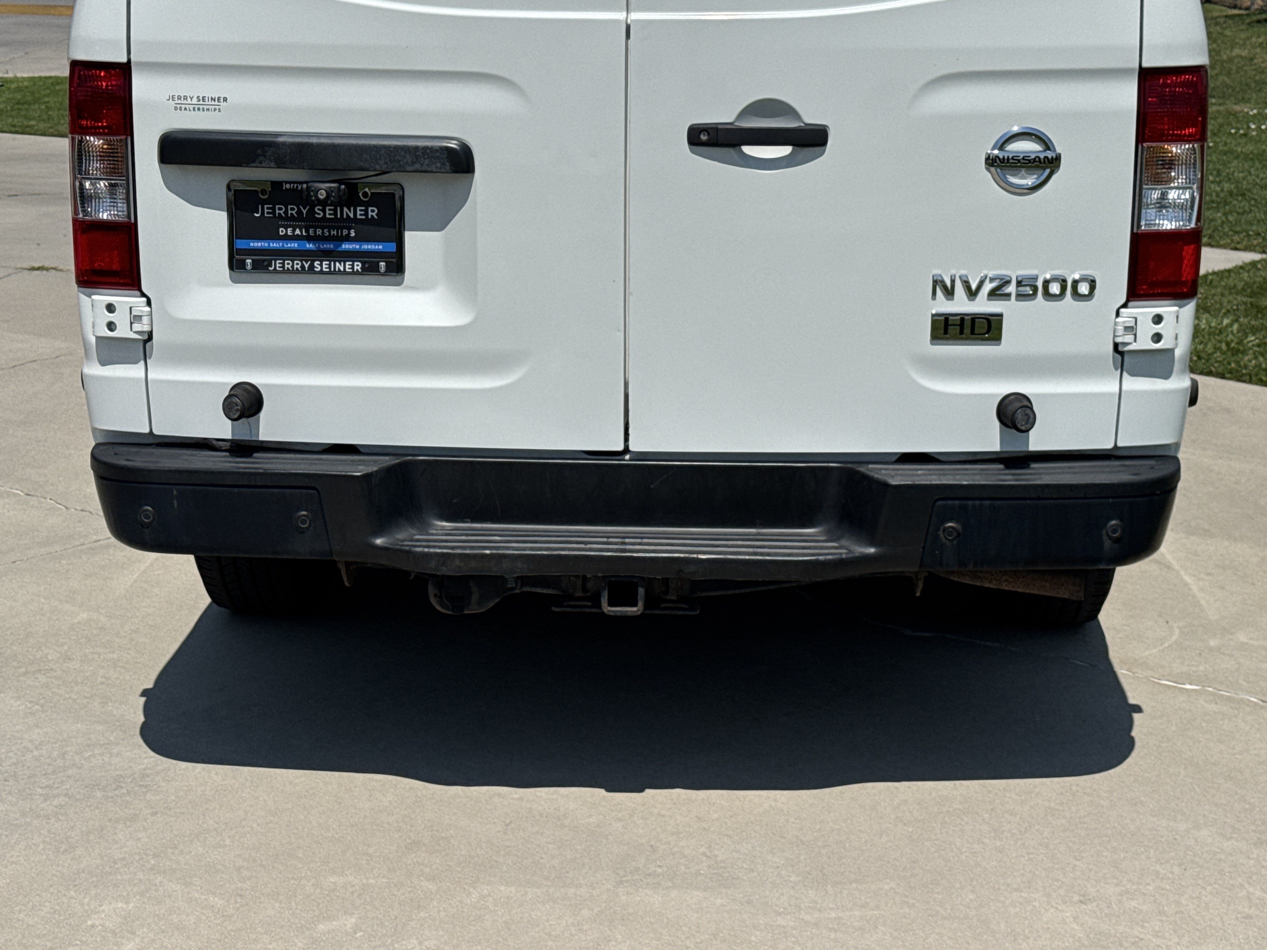 Used 2014 White Nissan SV image 13