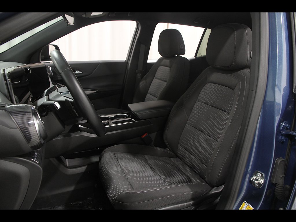 Used 2026 Lakeshore Blue Metallic Chevrolet LT image 5