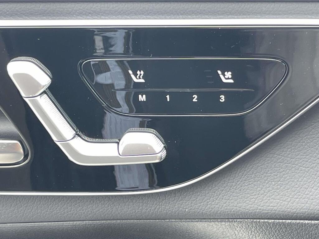 New 2026 2040/Black Mercedes-Benz GLC 300 image 30