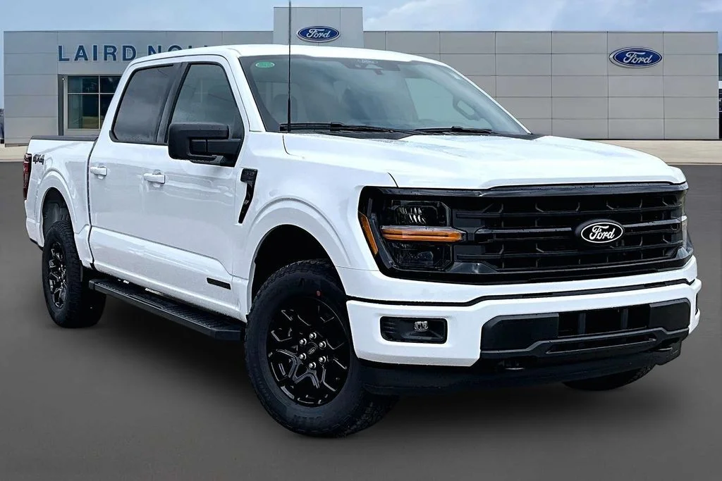 New 2026 White Ford XLT image 2