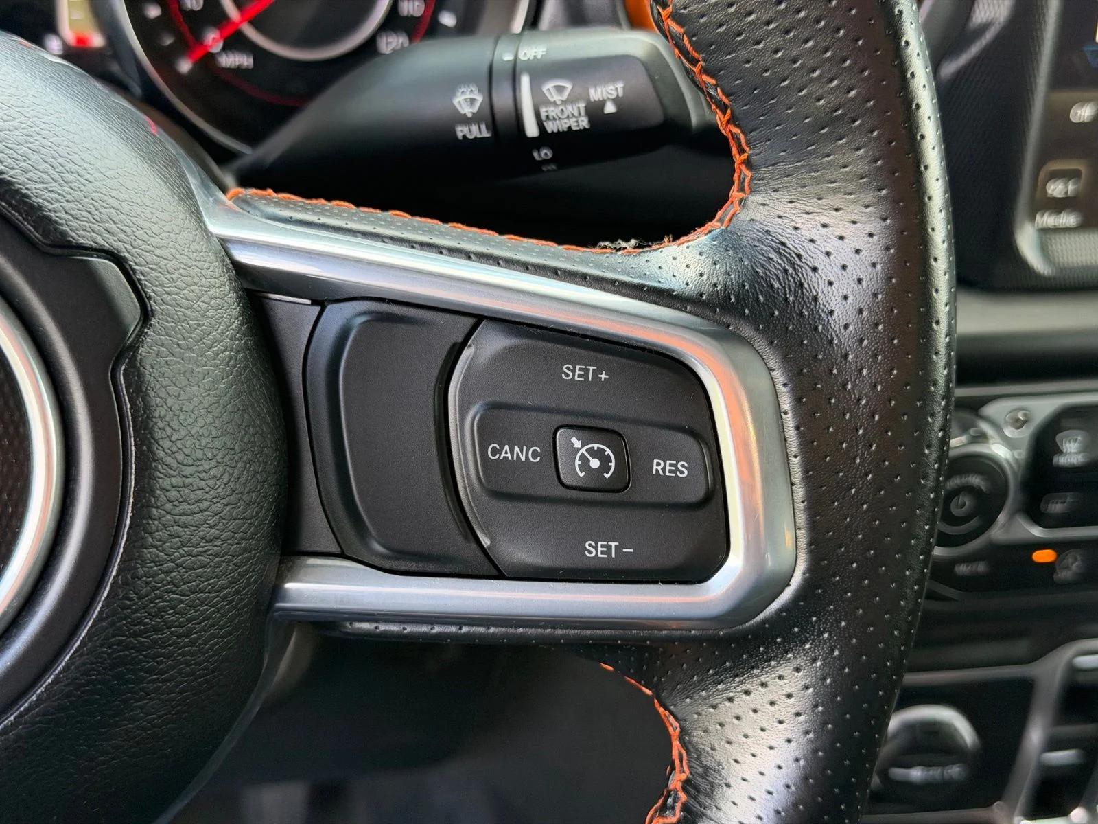 Used 2022 White Jeep Mojave image 18