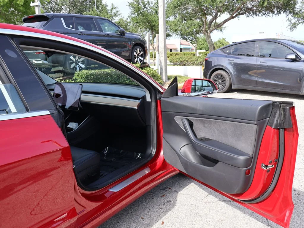 Used 2018 Red Tesla Long Range image 24