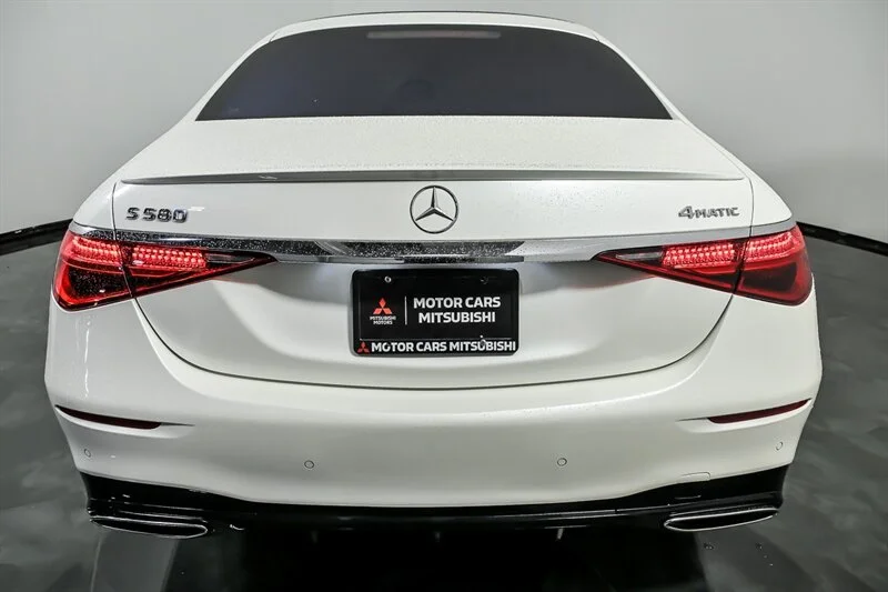 Used 2022 MANUFAKTUR Diamond White Metallic Mercedes-Benz S 580 4MATIC® image 8