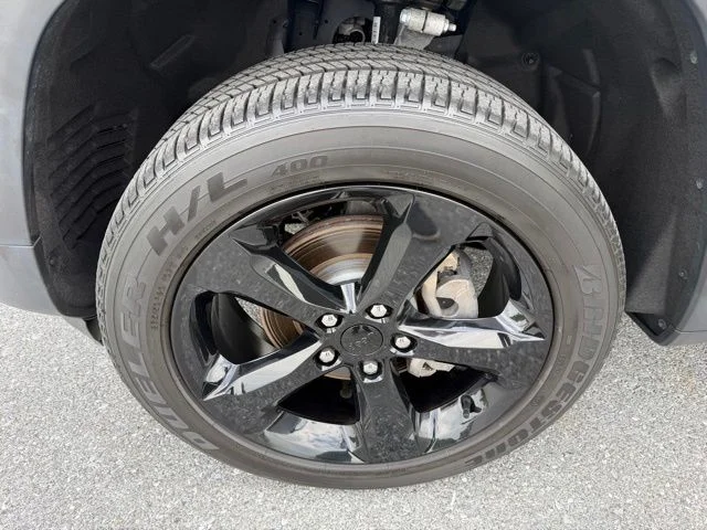 Used 2023 Gray Jeep Altitude X image 9