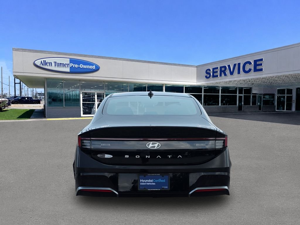 Used 2024 Onyx Black Hyundai SEL image 7