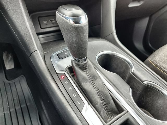 Used 2020 SUMMIT WHITE Chevrolet LT image 21