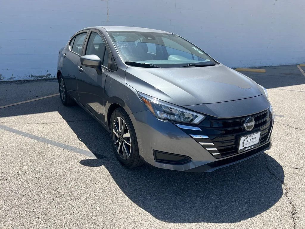 Used 2025 Gun Metallic Nissan 1.6 SV image 8