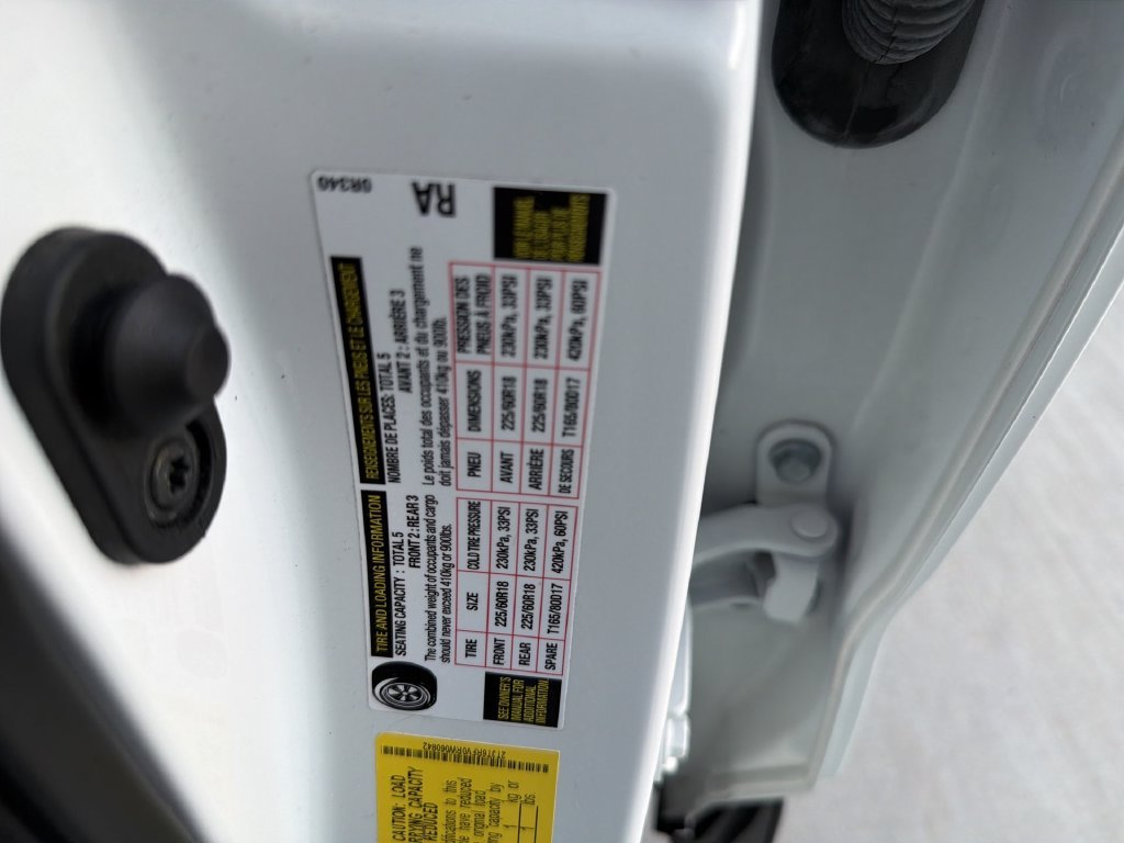 2024 Toyota RAV4 SE - Photo 36