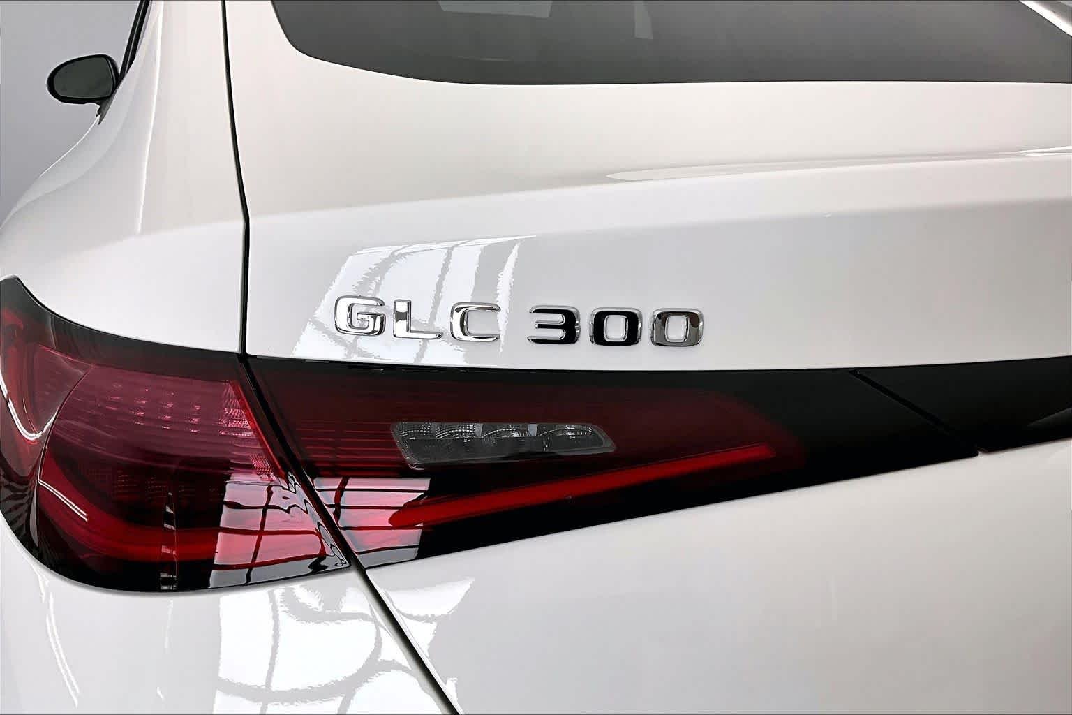 New 2026 Polar White Mercedes-Benz GLC 300 image 7