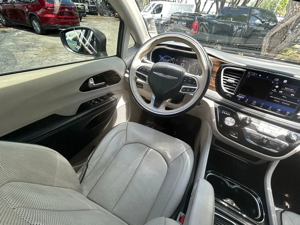 Used 2021 Gray Chrysler Limited image 9