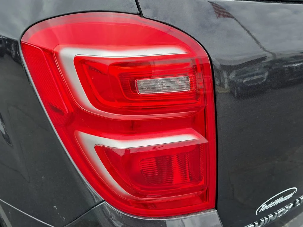 Used 2016 TUNGSTEN METALLIC Chevrolet LT image 34