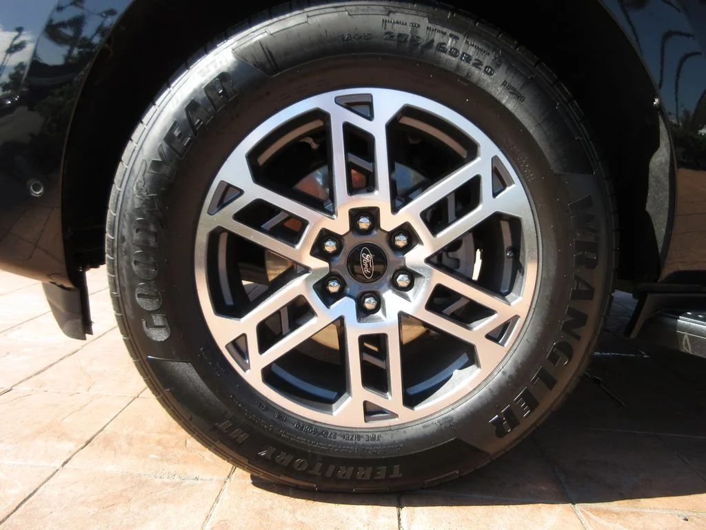 Certified Used 2025 Agate Black Metallic Ford Active image 9