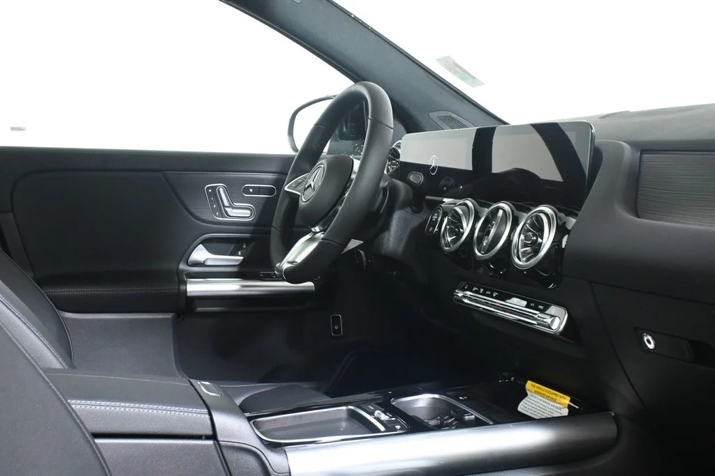 New 2026 Black Mercedes-Benz GLA 250 image 28