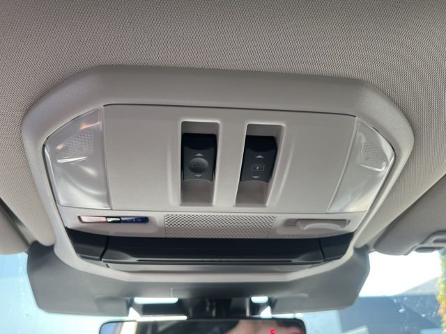 2025 Subaru Ascent Limited - Photo 14