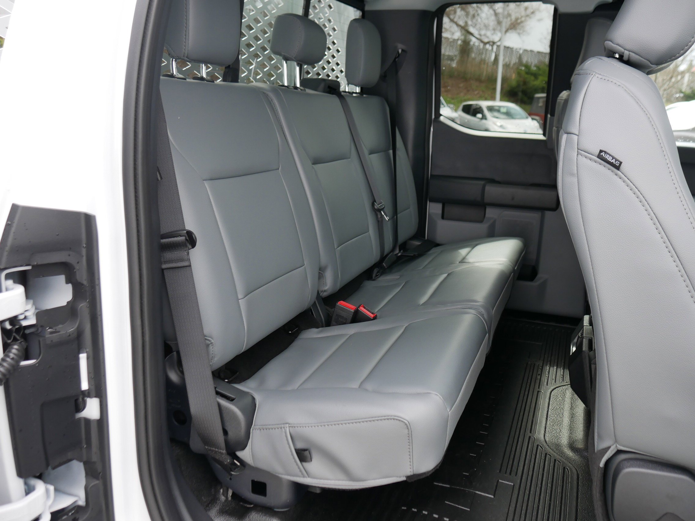 New 2025 Oxford White Ford F-550® XL image 25