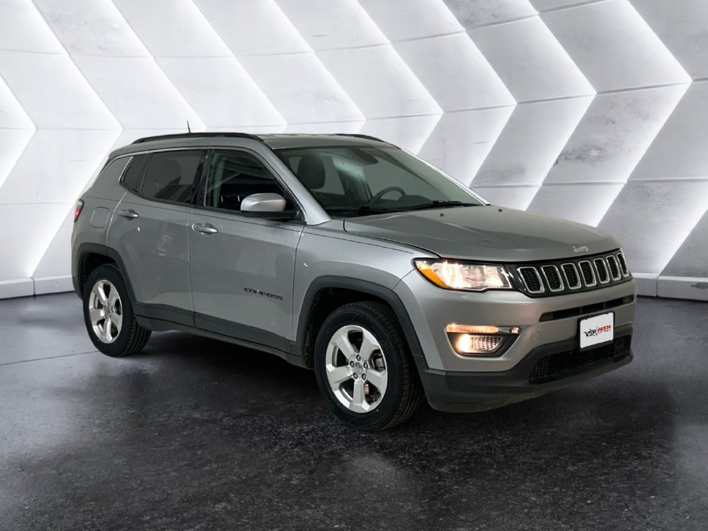 Used 2021 Silver Jeep Latitude image 1