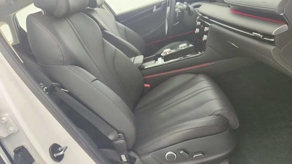 Used 2026  Genesis 2.5T image 30