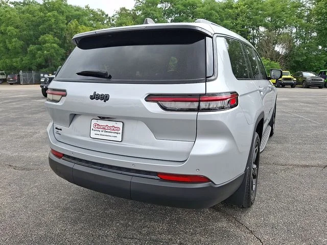 Certified Used 2024 Silver Jeep Altitude X image 10
