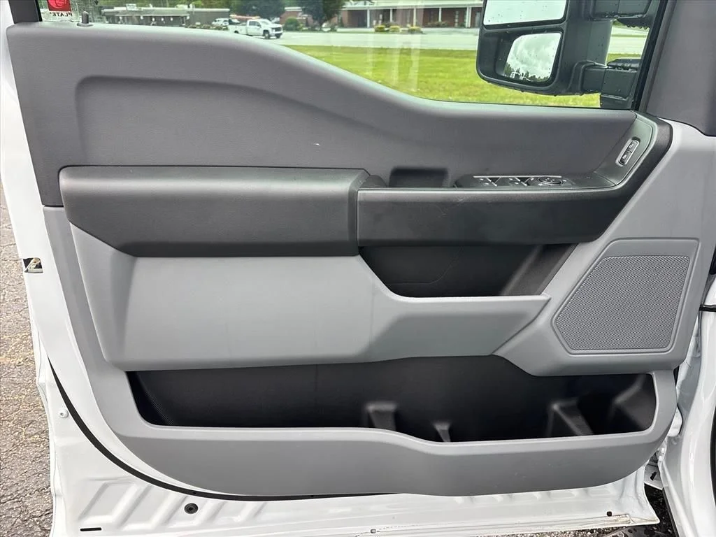 2026 Ford F-350 Super Duty XL - Photo 25
