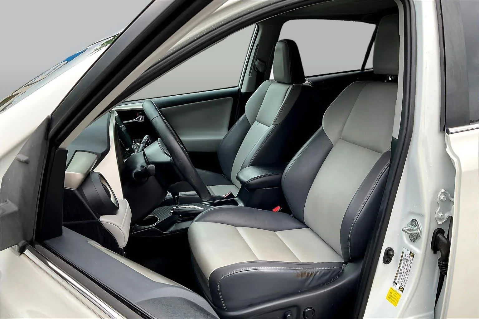 Used 2014 Blizzard Pearl Toyota Limited image 7