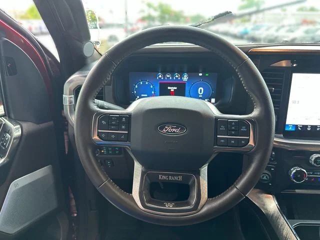 Used 2025  Ford King Ranch image 15