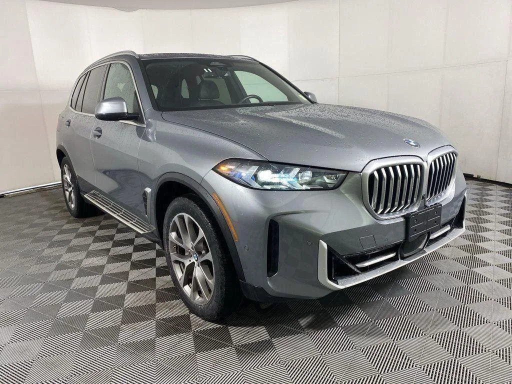 Used 2024 Gray Metallic BMW xDrive40i image 12