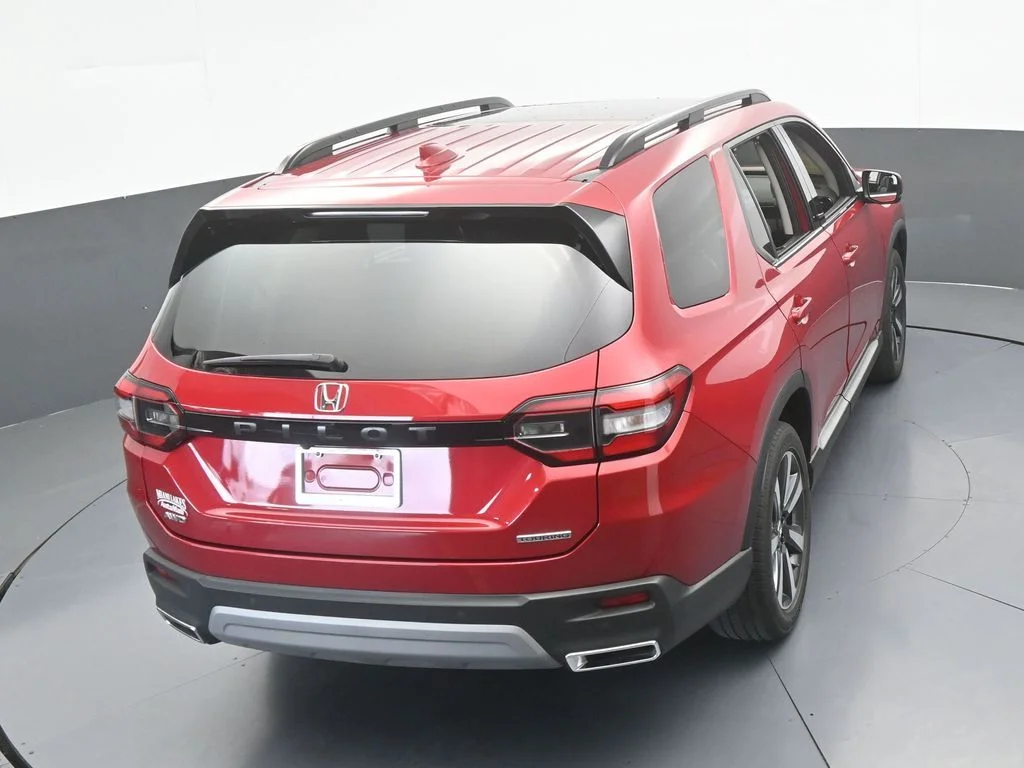 Used 2024 Radiant Red Metallic II Honda Touring image 59