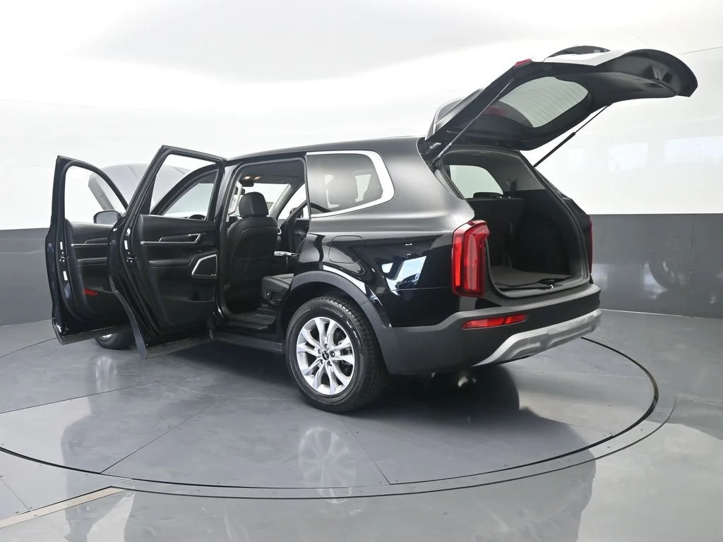 Used 2022 Ebony Black Kia LX image 78