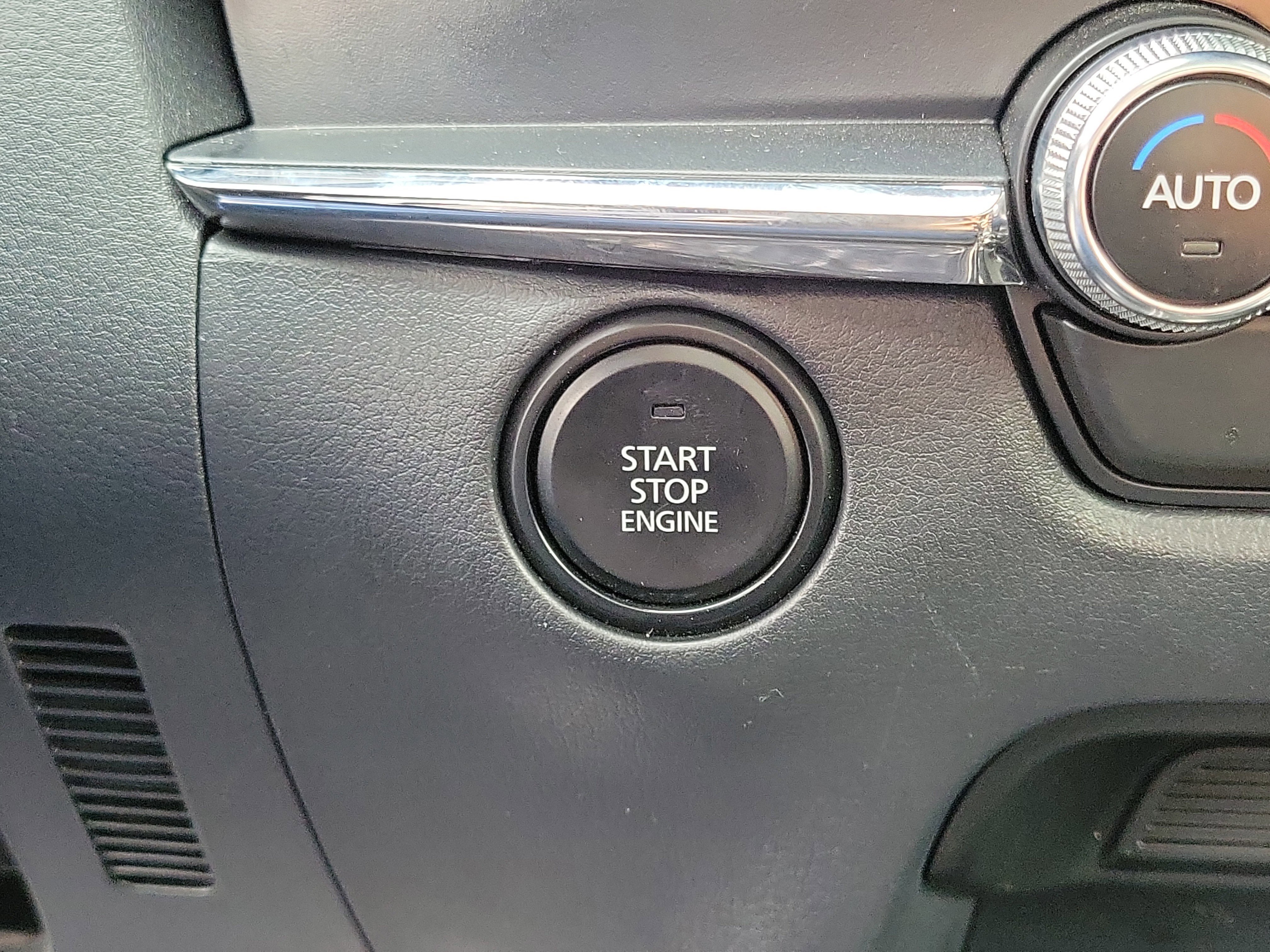 Used 2025 Jet Black Mica Mazda 2.5 S Preferred Package image 28