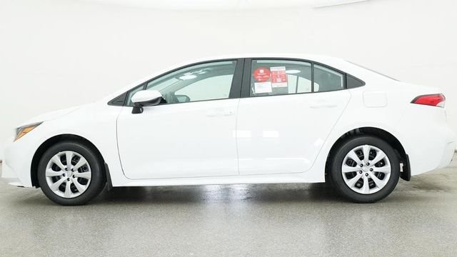 New 2027 Ice Cap Toyota LE image 2