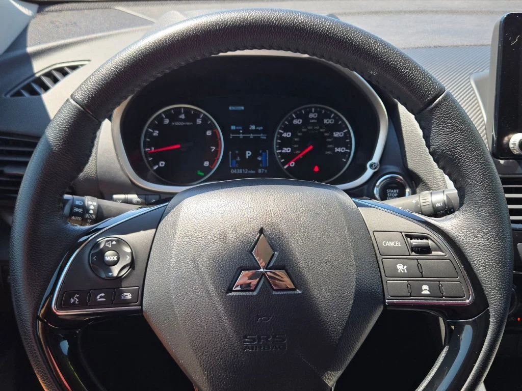 Used 2025 Black Mitsubishi SE image 31