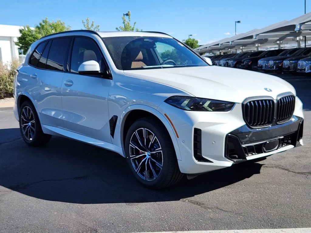 New 2026 Mineral White Metallic BMW xDrive40i image 5