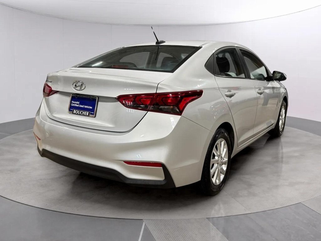 2022 Hyundai Accent SEL photo 3