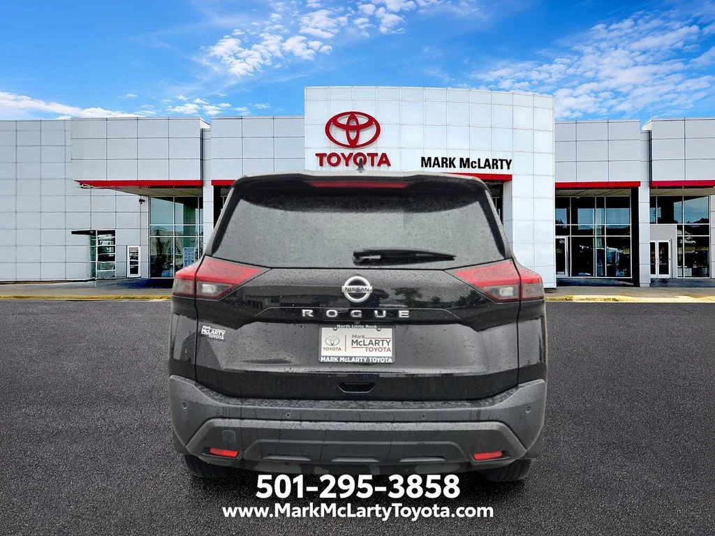 Used 2021 Black Nissan S image 4