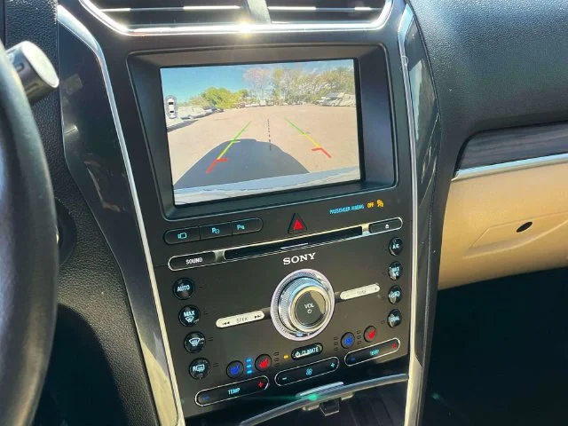 Used 2016 White Ford Limited image 34