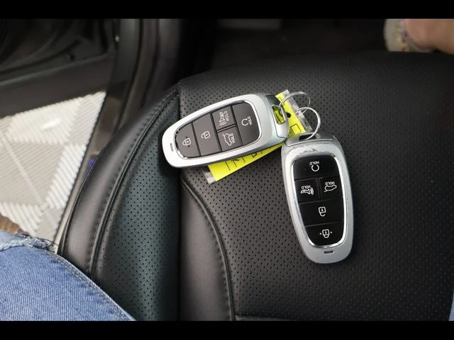 Used 2023 Gray Hyundai SEL Convenience image 31