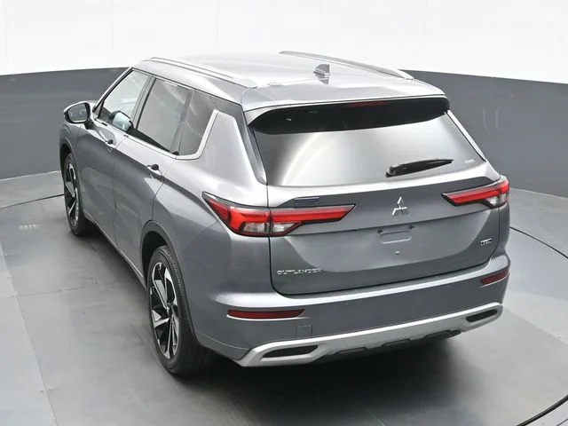 Used 2022  Mitsubishi SEL image 10