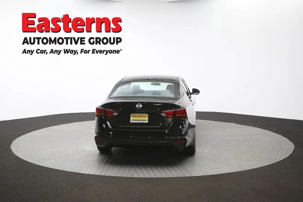 Used 2023 Black Nissan 2.5 SV image 38
