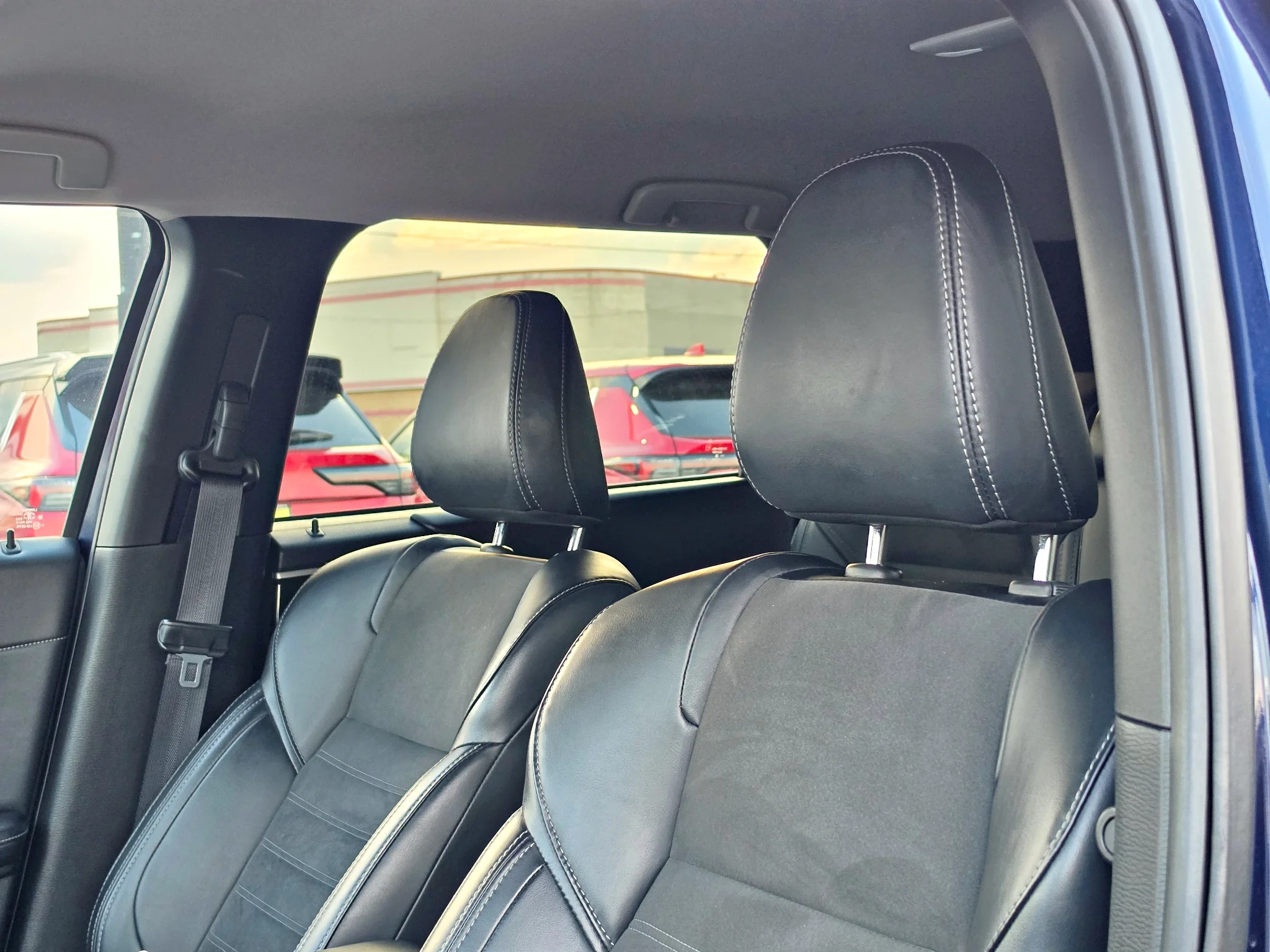 Used 2024 Cosmic Blue Metallic Mitsubishi SE image 22