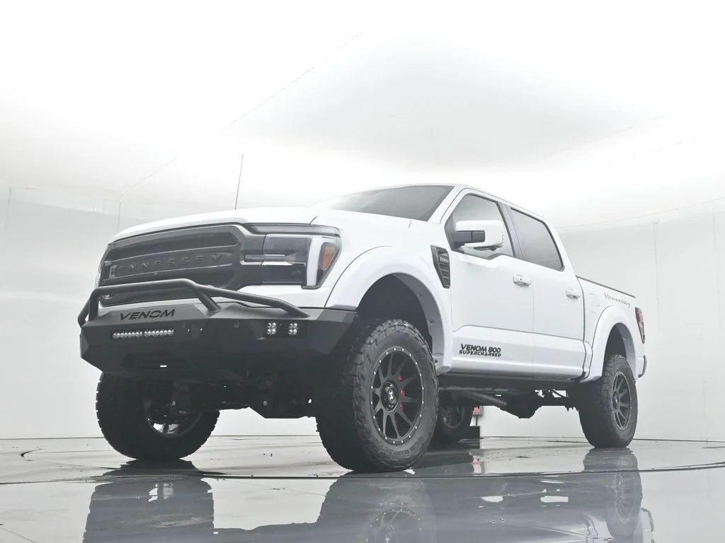 New 2025 Oxford White Ford Lariat image 47