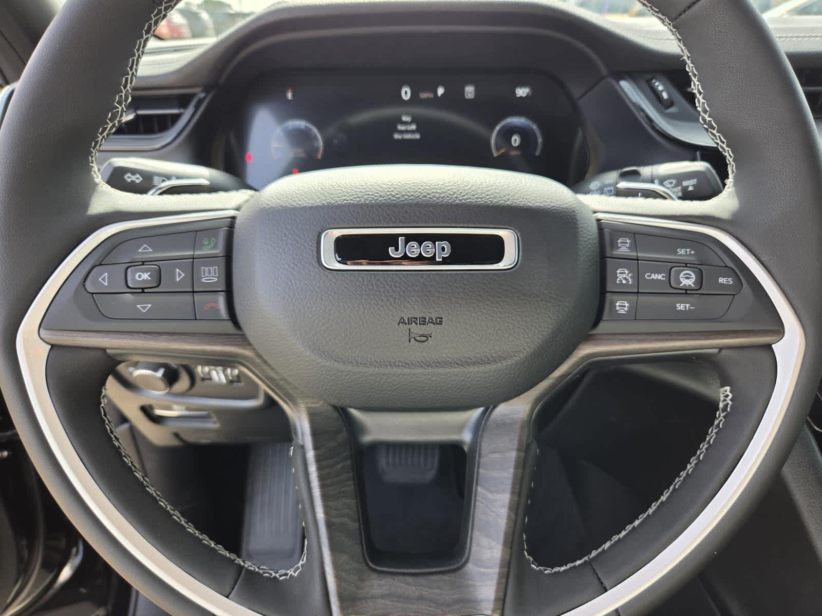 New 2026 Diamond Black Crystal Pearlcoat Jeep Laredo Altitude image 16