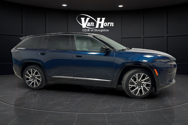 Used 2025 Fathom Blue Pearlcoat Jeep Limited image 8