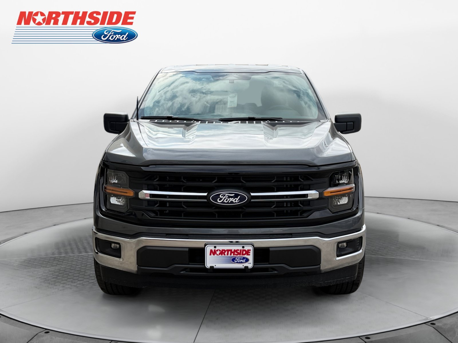 New 2026 Carbonized Gray Metallic Ford XLT image 2