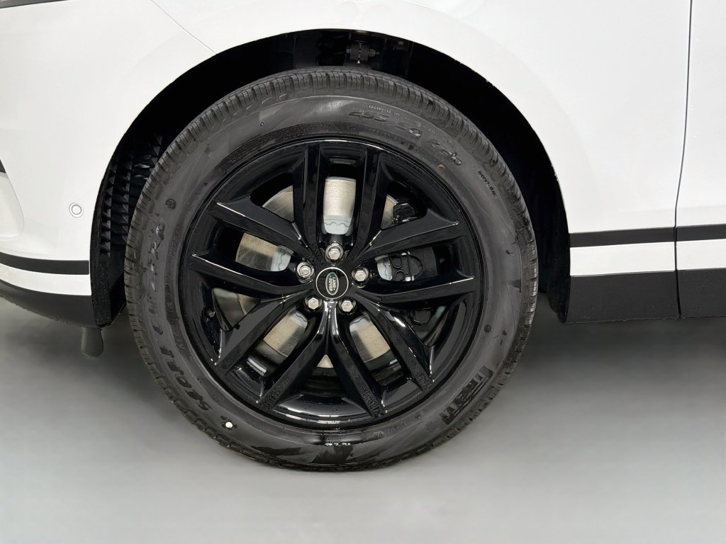New 2026 Fuji White Land Rover S image 33